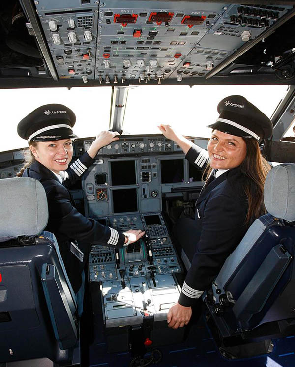 Air Serbia женски пилоти