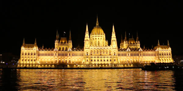 Будимпешта ноќе